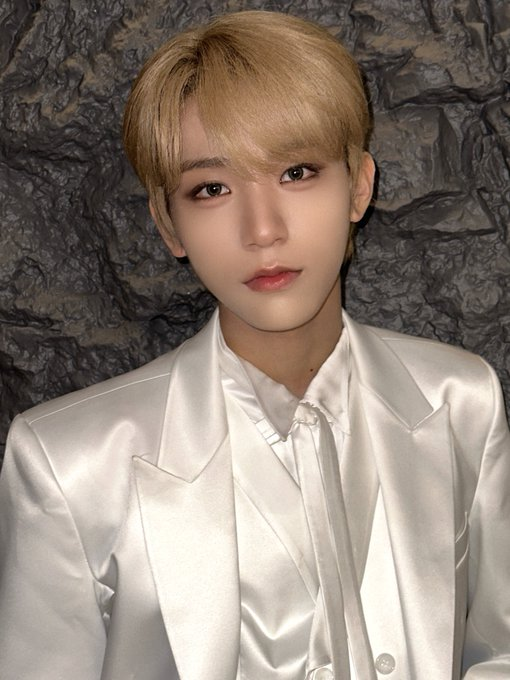 It's #DAISUKE time! 🐻

Every 8-9 AM &amp; PM KST,
• Like and retweet the post
• Interact with posts using tags
• Search his name &amp; tags

Daily Tags:
아홉 다이스케 귀여운 곰
#DAISUKE #다이스케 #大輔
#AHOF #아홉