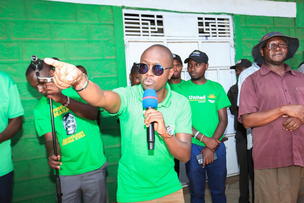 The government is full of thieves, tumbocrats and coward.
We have MARAGA as our president, our courage matches his.

We are coming for you!!!!!!