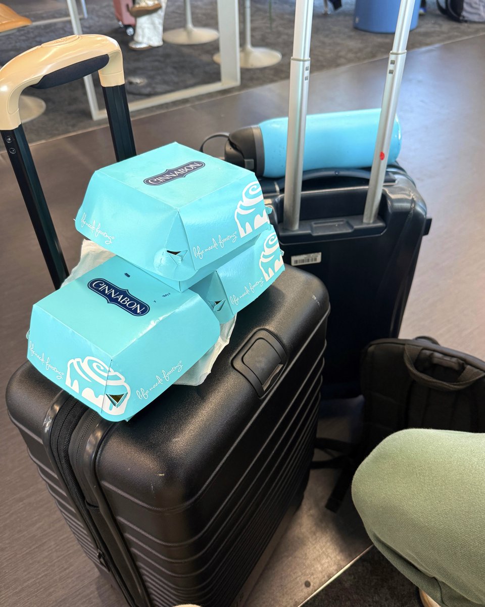 Cinnabon tweet media