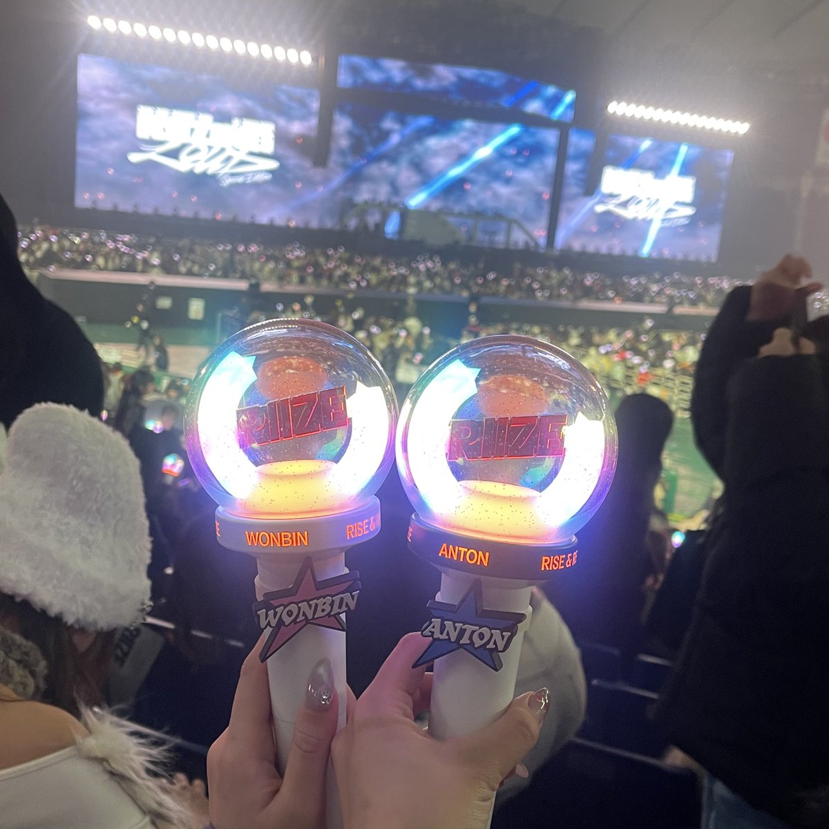ZyXx1g's tweet photo. RIIZE  TOKYO DOME 

~~~DAY1~~~🎸🦕🧡 https://t.co/2V4tHVe5ZW
