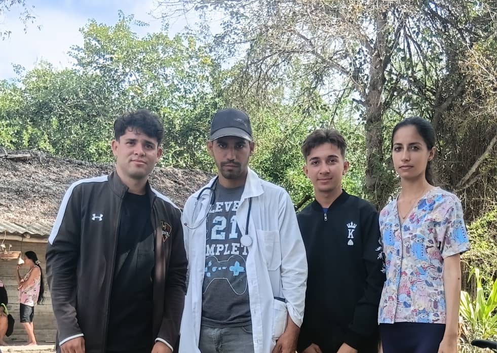 Majibacoa presente en el proceso de descentralización de la #UCMLT 
Nuestros estudiantes continúan apoyando el Programa de Atención Materno Infantil (PAMI), la atención al adulto mayor y las pesquisas comunitarias.
#UCMLasTunas
#Majibacoa
#PAMI
#SomosFEU
#100AñosConFidel