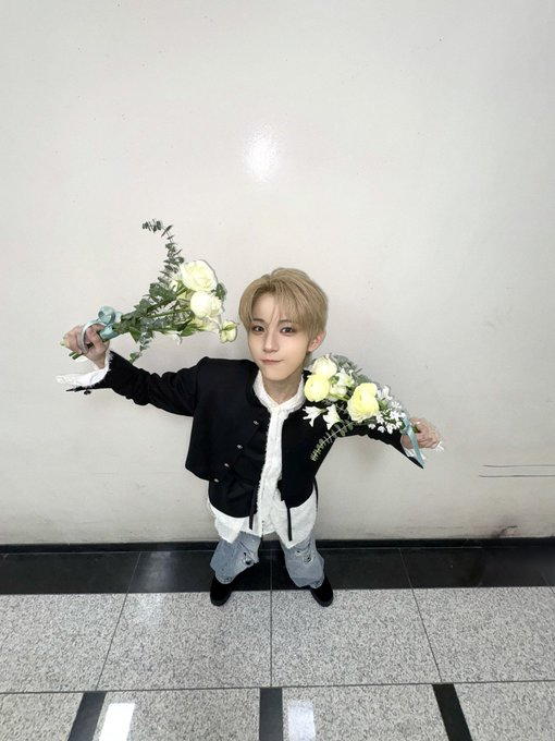 It's #DAISUKE time! 🐻

Every 8-9 AM &amp; PM KST,
• Like and retweet the post
• Interact with posts using tags
• Search his name &amp; tags

Daily Tags:
아홉 다이스케 귀여운 곰
#DAISUKE #다이스케 #大輔
#AHOF #아홉