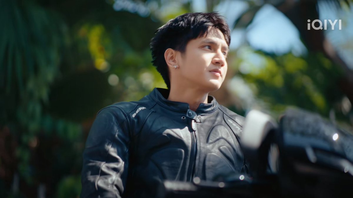 ใครมาเอ่ยคุณดล?? 😎 ปอนด์ขี่มอไซค์มายังไงให้ยังหล่อขนาดนี้!!

RELOVED THE SERIES OTHERWISE, US
#RELOVED_OtherwiseUS