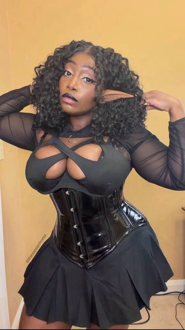 🎙️Oppai Princesss | Voice Actor 🎙️ - When he tells you he’s got a +5 holy avenger https://t.co/Bd8krAW1IH