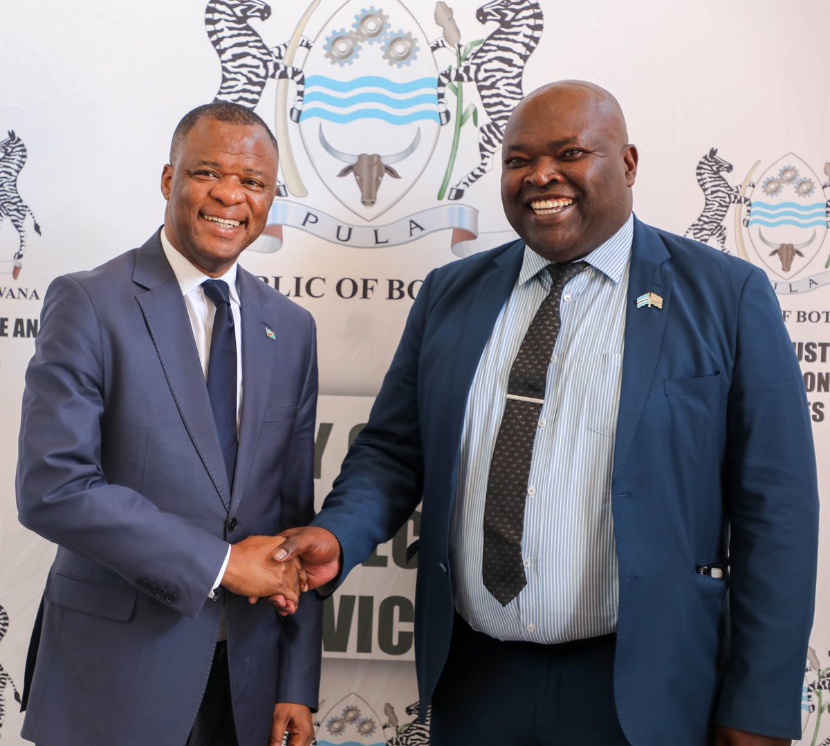 RDCambassadeBW's tweet photo. Le 19 février 2026, Son Excellence Mr. MUTOMBO KAMBILA PATRICK, l’Ambassadeur de la République Démocratique du Congo au Botswana et la SADC, a été reçu par le Vice-Ministre de la Justice et des Services correctionnels du Botswana, M. Augustine Nyatanga.
Les échanges ont porté sur la situation des réfugiés congolais au Camp de Dukwi, dont certains résident au Botswana depuis plus de deux décennies. L’Ambassadeur a proposé la mise en place d’une base de données exhaustive afin de clarifier les situations administratives des ressortissants congolais présents dans le camp.
Le Gouvernement botswanais a salué cette initiative et confirmé son accord de principe, réaffirmant son engagement à protéger les demandeurs d’asile conformément aux engagements africains.
Cette rencontre renforce la coopération RDC–Botswana en matière de protection et de bien-être des réfugiés.
--
On 19 February 2026, His Excellency Mr. MUTOMBO KAMBILA PATRICK, Ambassador of the Democratic Republic of the Congo to Botswana and SADC, was received by Botswana’s Vice Minister of Justice and Correctional Services, Mr. Augustine Nyatanga.
Discussions focused on the situation of Congolese refugees at Dukwi Camp, some of whom have resided in Botswana for more than two decades. 
The Ambassador proposed the establishment of a comprehensive database to clarify the administrative status of Congolese nationals present in the camp.
The Government of Botswana welcomed the initiative and confirmed its agreement in principle, reaffirming its commitment to protecting asylum seekers in accordance with African commitments.
This meeting further strengthens DRC–Botswana cooperation in the protection and welfare of refugees.
@Presidence_RDC @pmutombo3 @PatrickMuyaya @Com_mediasRDC @RdcInterieur @RDC_Minafet 
@BWGovernment @BWPresidency @duma_boko