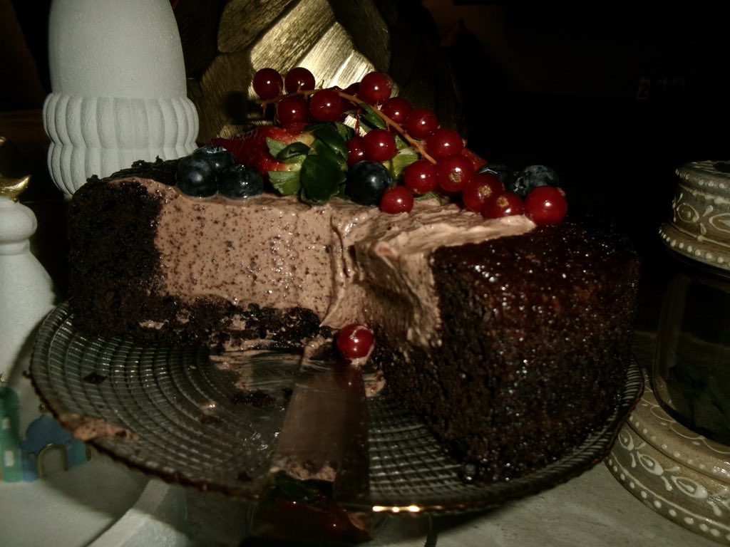 مِقبل tweet media