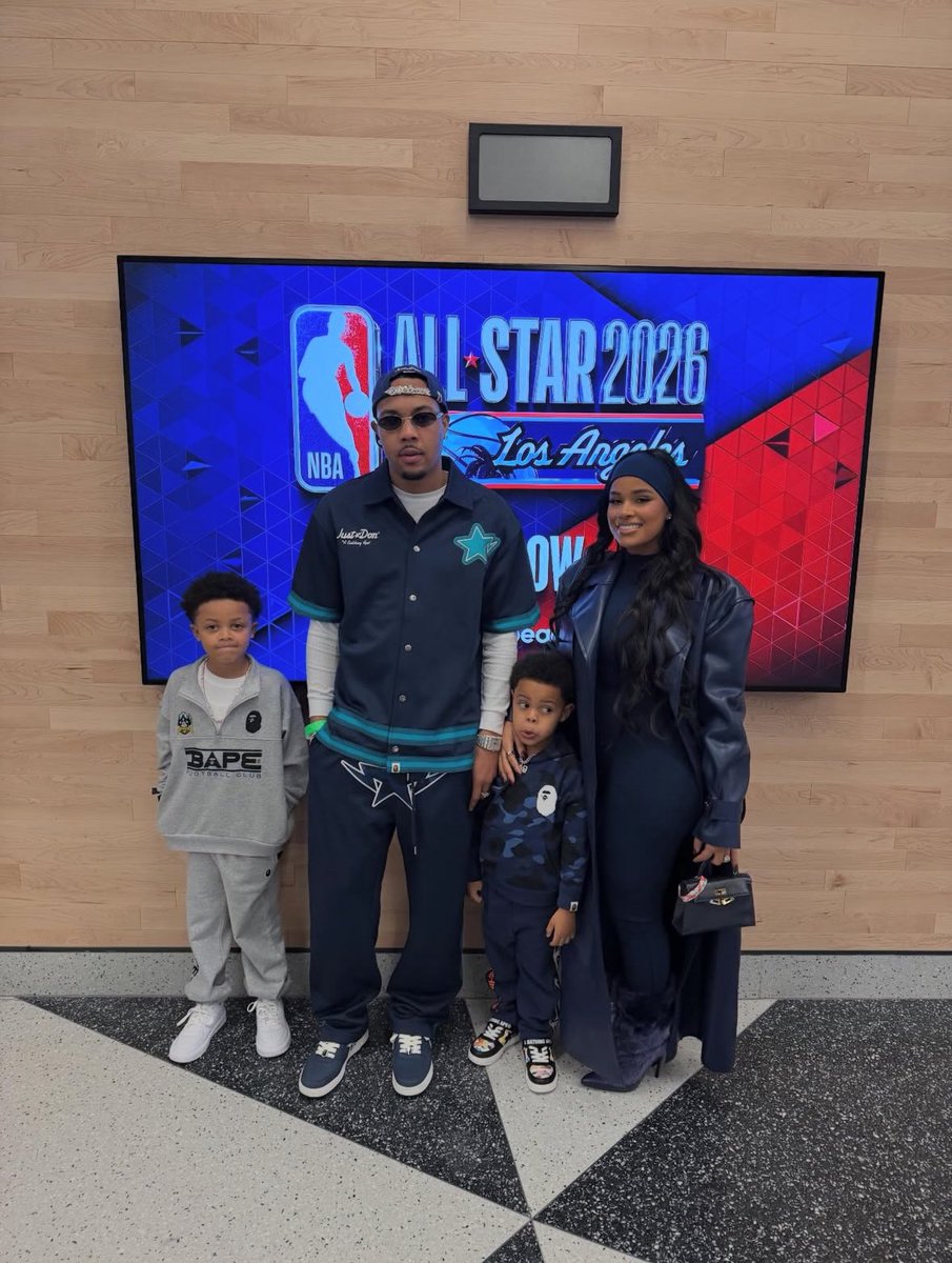 wavecheckers's tweet photo. G Herbo with Taina &amp; the kids at NBA All-Star Weekend 🏀❤️ https://t.co/Pqs4FVlBLo