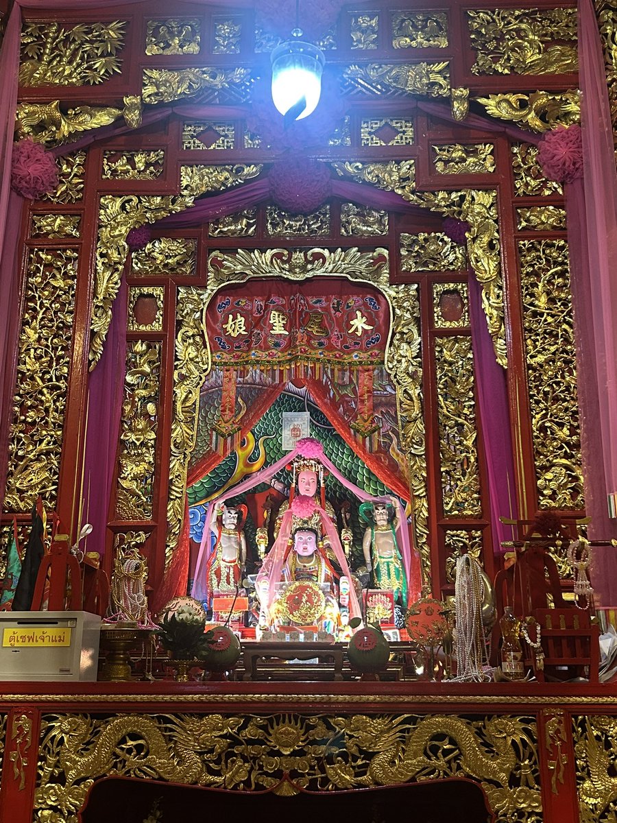 littletojx's tweet image. ขอแนะนำอีกที่คือเจ้าแม่ทับทิมสะพานซังฮี้ เรื่องงานคือ 10 10 10 ได้ทุกอย่างที่ขอม่าไว้เลยแล้วไวด้วย ตรงนั้นเขาว่าเป็นศาลเจ้าแม่ทับทิมที่แรกของไทยด้วยนะ เจ้าหน้าที่แนะนำดีด้วย พลังงานในศาลดีสุดๆ