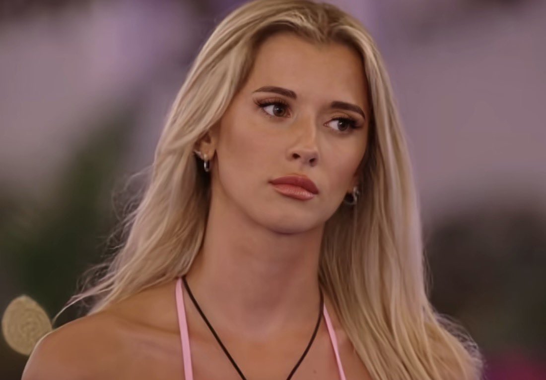 𝑔𝒾𝒶 tweet media