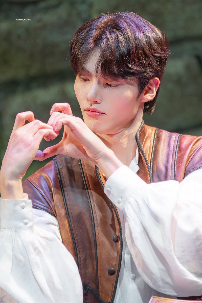 rang_poto's tweet photo. 260221 연극 엘시노어 사인회

#강은빈 https://t.co/UP91bSTmXw