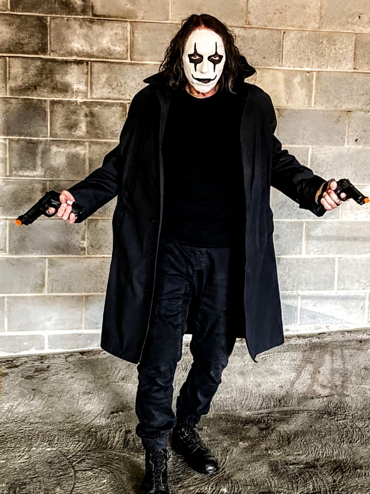 "Where you goin' for tomorrow?
Where you goin' with the mask I found?"

youtu.be/3_OLYTk_sPQ?si…

#TheCrow
#JamesObarr
#BrandonLee
#Goth 
#Grunge
#Cosplay
#StoneTemplePilots 
#Metaphysical #Anarchy