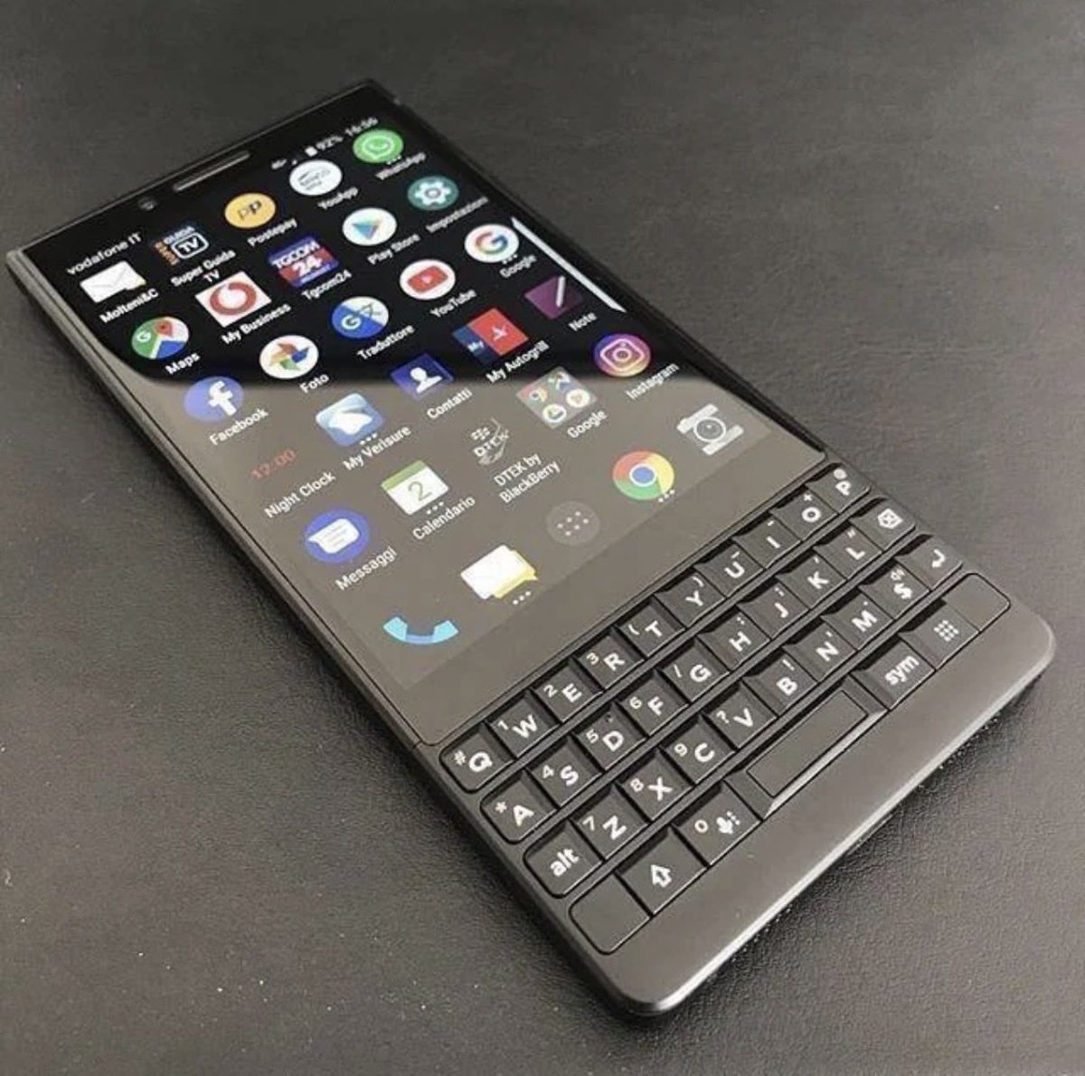 xInamul03's tweet photo. My new Startup idea : Smartphone with keypad..

What is yours opinion?? https://t.co/hhNvYLchNi