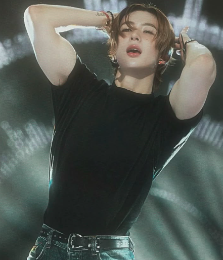 About Music tweet media