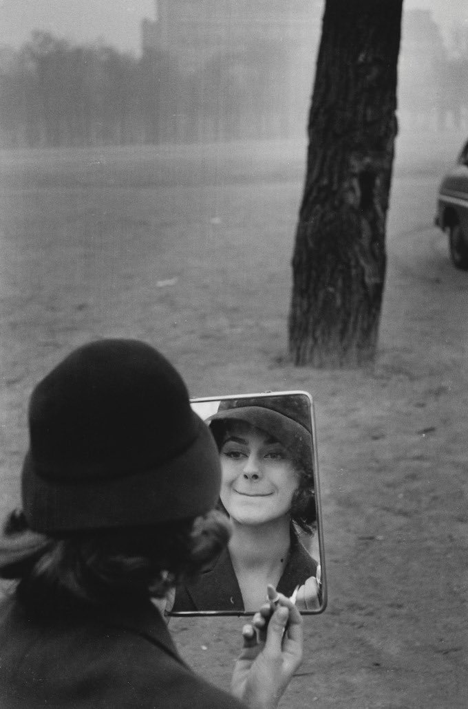 Fanrizio21's tweet photo. Paris  1958

Elliott Erwitt https://t.co/xAJM2mxZA2