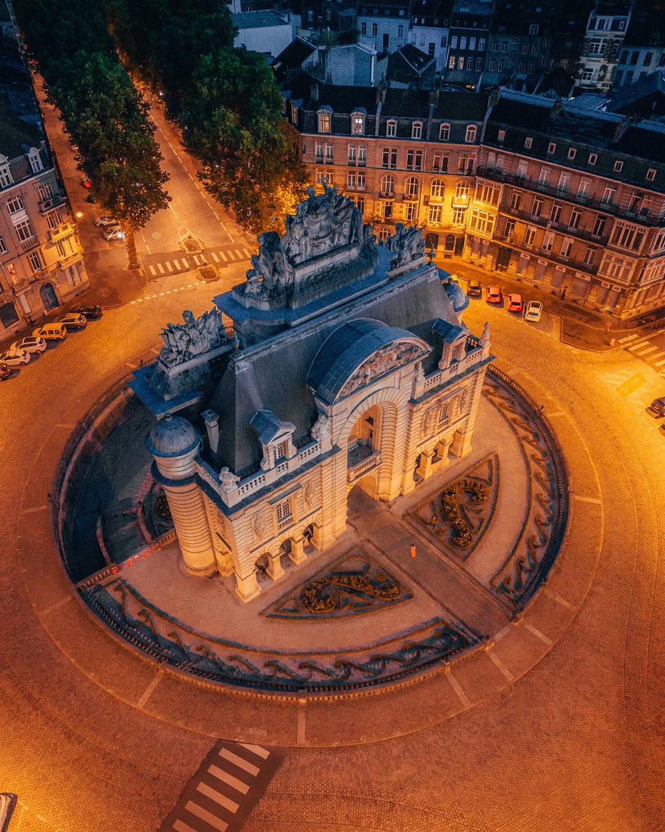 luckasdelille59's tweet photo. Un petit passage pour vous souhaiter une bonne fin de journée et une excellente soirée étoilée les amis 🌟🌟🕊🕊
Bon week-end 🙏🏻🕊
#PorteDeParis #Lille #HautsdeFrance 🇫🇷🇫🇷🇫🇷