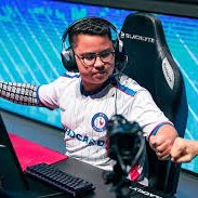 GamerInSiege_GG's tweet photo. 🟦 DASH está oficialmente fora da Wildcard.

O anúncio foi feito pelo próprio jogador em seu perfil no X (antigo Twitter), onde confirmou que não seguirá na equipe norte-americana para a próxima temporada.

Agora, DASH está em busca de novas oportunidades no Brasil, #GISFEV26 https://t.co/hKoAmdalWg