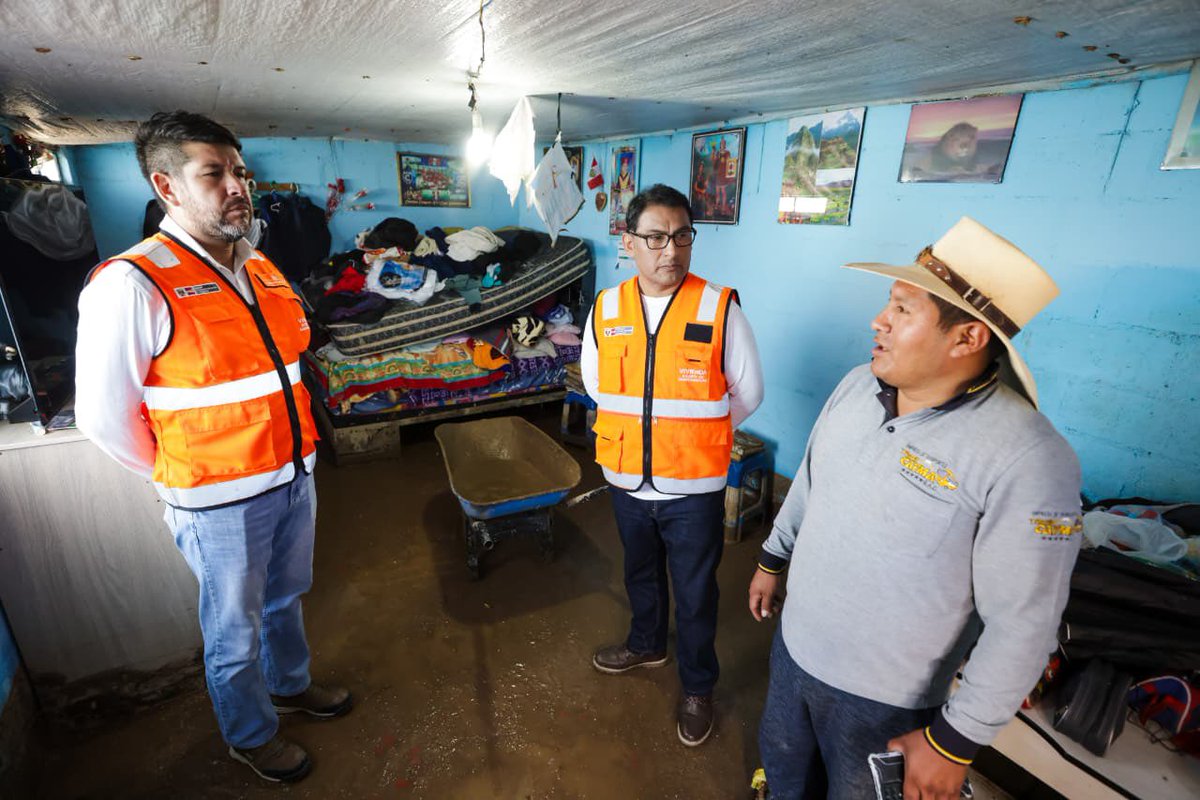 viviendaperu's tweet image. #NotaDePrensa | 🚨 ¡Continúan las intervenciones ante emergencia en #Arequipa!

✅ El Ministerio de #Vivienda continúa con los trabajos en el distrito de Cayma, donde se supervisan las acciones que ejecuta el sector, orientadas al retiro de escombros y al restablecimiento de la