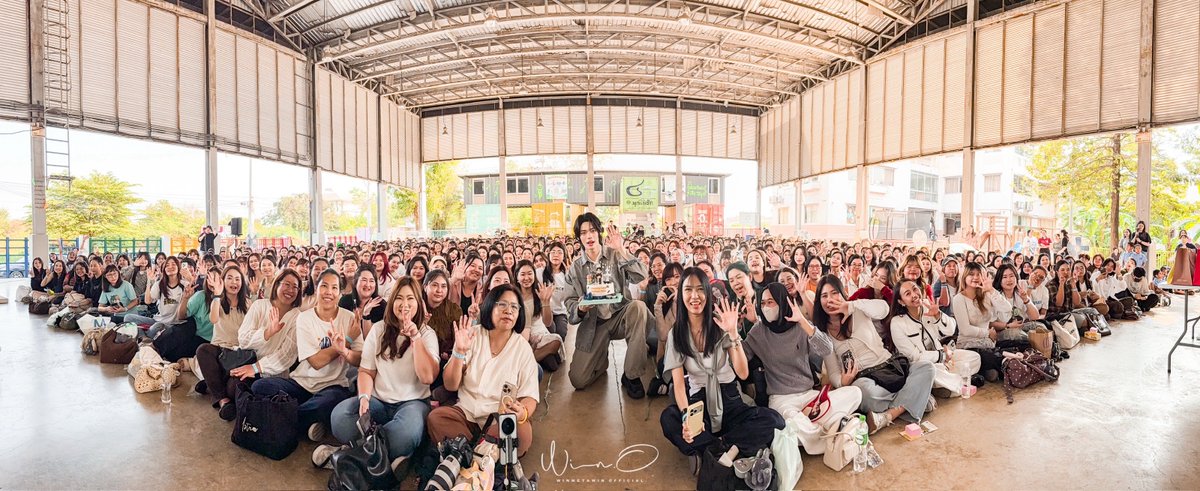 สุขสันต์วันเกิดปีที่ 27 อีกครั้งนะครับ <a href="/winmetawin/">Winmetawin</a> ขอให้วินเป็นวินที่โตขึ้นอีกหนึ่งปีแบบมั่นคง และเข้มแข็ง เป็นวินที่สดใสร่าเริงและมีแต่รอยยิ้ม มีความรักของทุกคนรายล้อมอยู่เสมอ มีกำลังใจจากทุกคนคอยสนับสนุนวินแบบนี้ ก้าวไปด้วยกันเติบโตไปพร้อม ๆ กันครับพี่วิน ! 🎂💚

WISHING WIN A