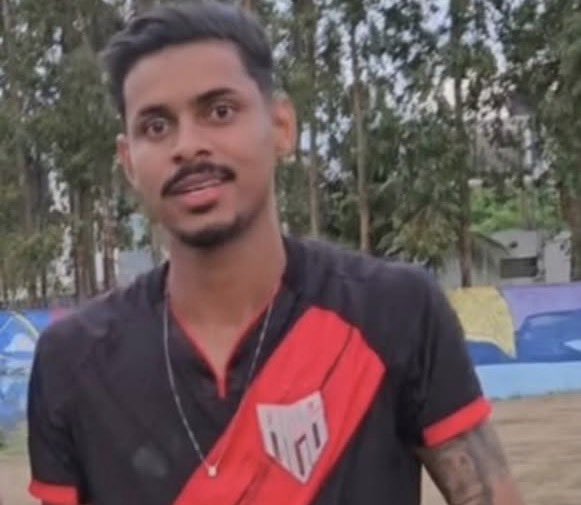 O NOME DO ESTUPRADOR É DAVID LINHARES!

Ele é um cantor amador!

Em breve trarei mais informações e imagens!