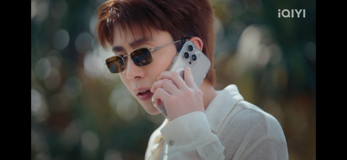 รู้ได้ไงว่าอยู่หัวหิน???

#RELOVED_OtherwiseUS
RELOVED THE SERIES OTHERWISE US