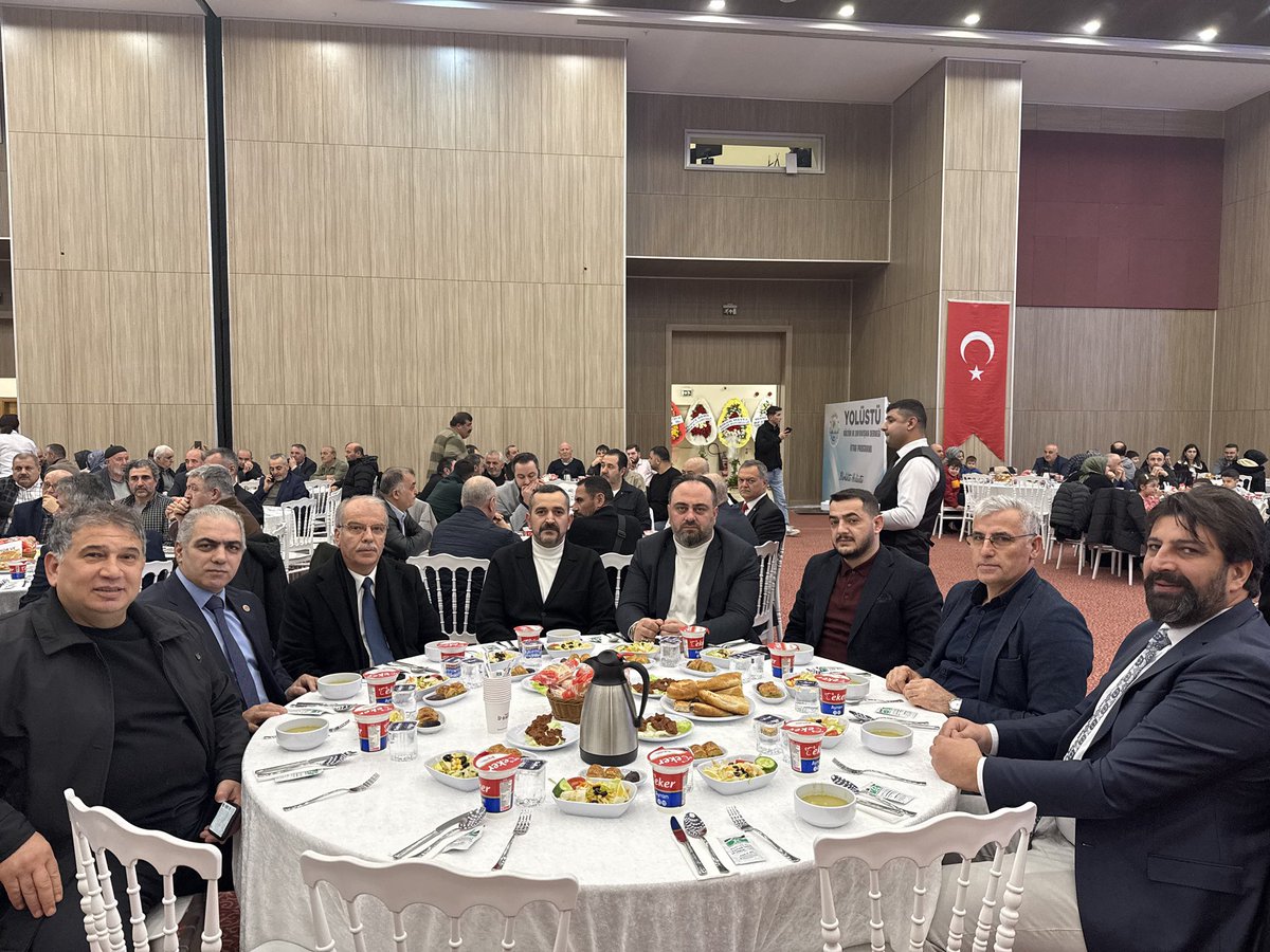 Birlik ve Beraberliğimiz Daim Olsun! 🌙

İlçe Başkanımız Sn. Mimar Emrah Parlak ve kıymetli teşkilat mensuplarımız ile birlikte, Tokat Yol Üstü Kültür ve Dayanışma Derneği tarafından düzenlenen iftar programına katılım sağladık.

Ramazan-ı Şerif’in bereketini, muhabbetini ve