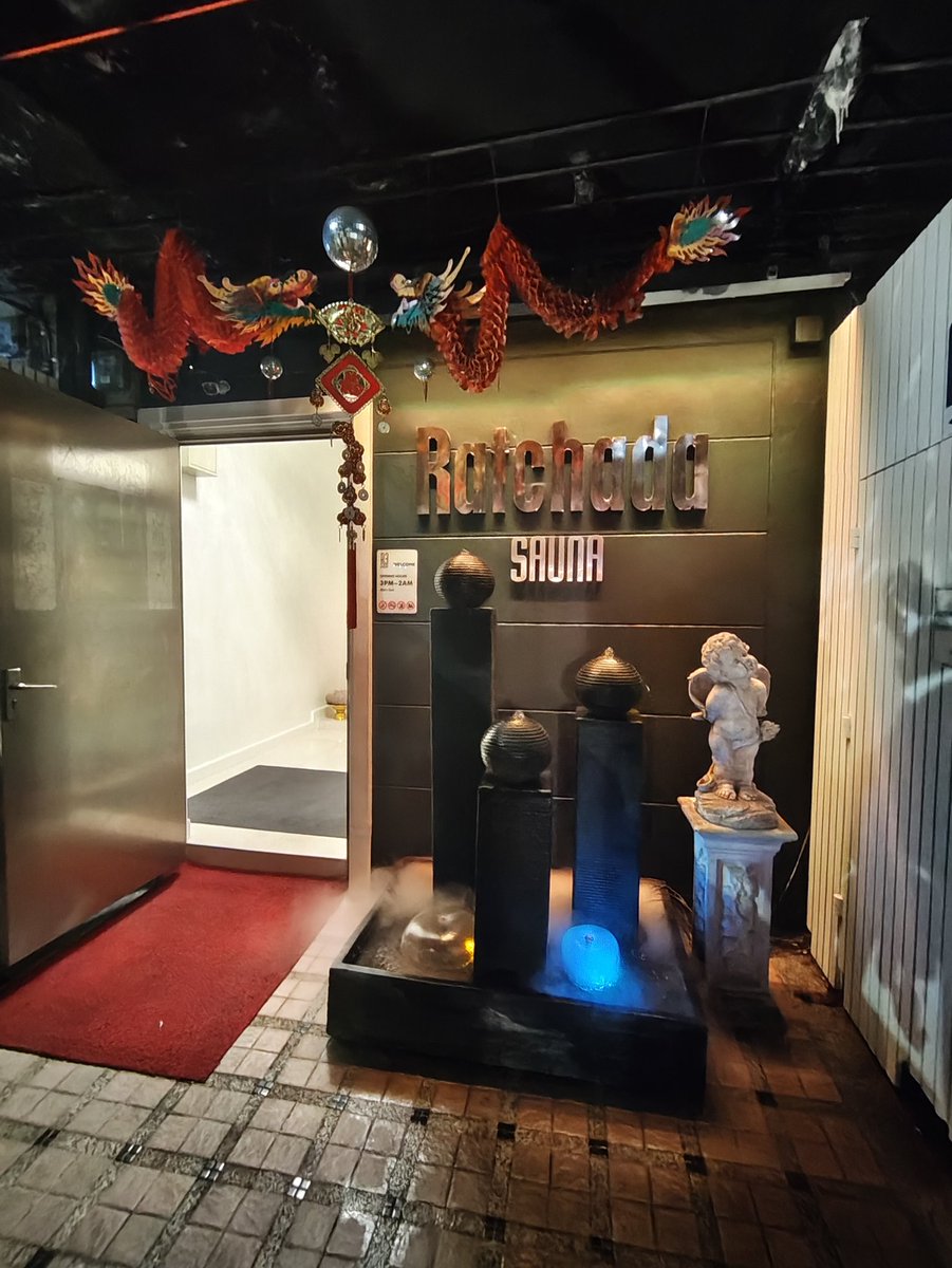 ArthurDgm's tweet photo. That time I made 4 bath house visits for the price of 2.
Krubb was the best overall so I went twice. Got to see and touch a thai porn star. International crowd.
SM was good. 
R3 on a weekday is okay but can be skipped.
Didn't try any spas due to the required minimum tip. https://t.co/kgMWhHLPsy