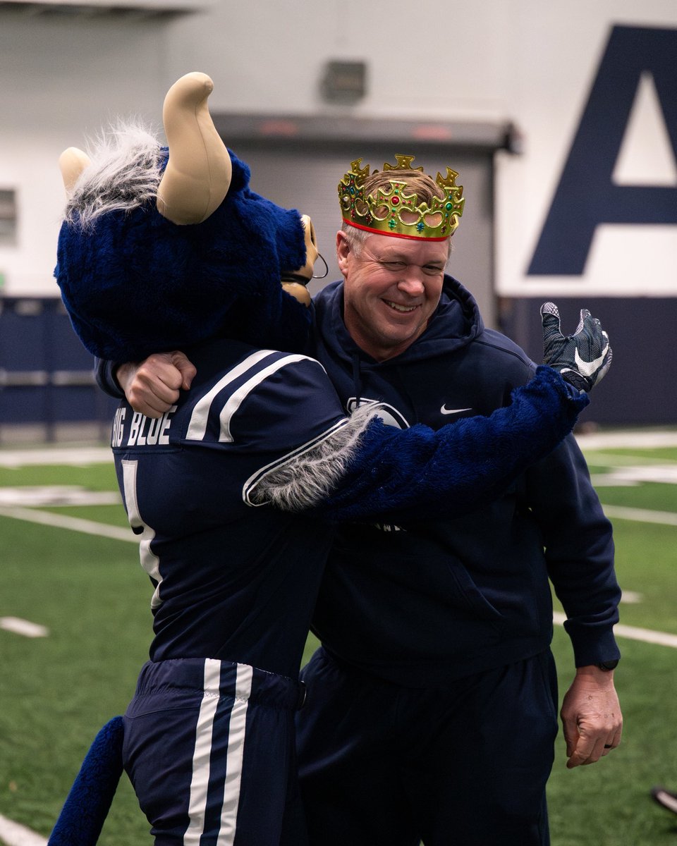 No Context USU tweet media