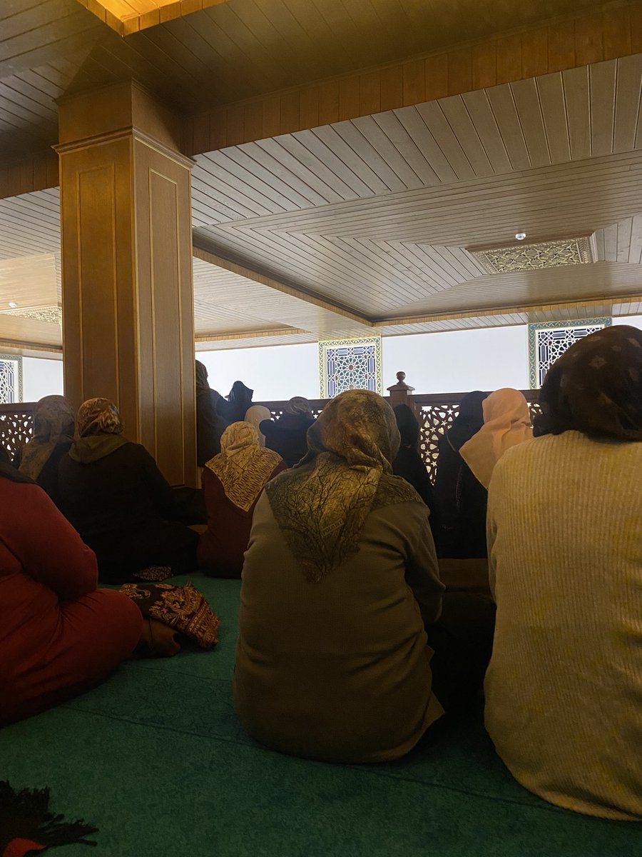 Loerrben's tweet image. Biz teravihe diyip gerçekten teravihe gelen kizlariz biz de yanlis olmaz