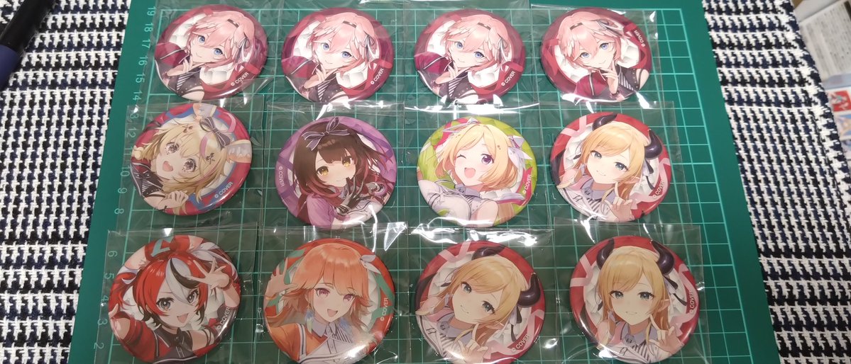 ホロライブ 缶バッジ・チェキ 交換 譲⇒画像1〜7 求⇒6thfes.🍃or定価