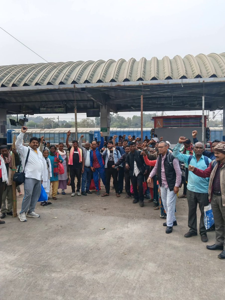 700 जिलों से बामसेफ के कैडर कार्यकर्ता नागपुर में एकत्र—एकजुटता का अद्भुत दृश्य।
#संघ_मुख्यालय_पर_महामोर्चा