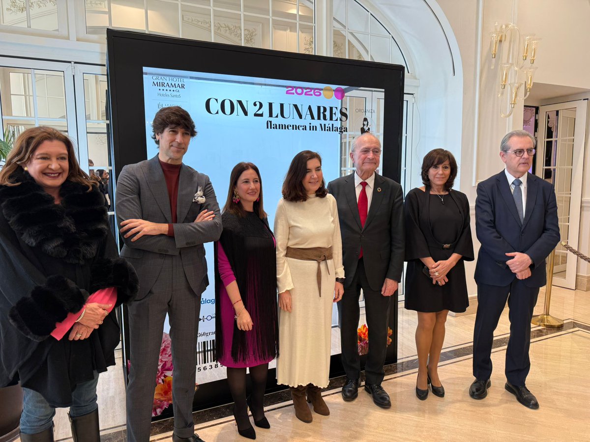 ▶️ Han asistido la consejera de Empleo, <a href="/RBlancoEguren/">Rocío Blanco Eguren</a>, y el alcalde, <a href="/pacodelatorrep/">Paco de la Torre</a>.

🎖️Rocío Blanco ha entregado uno de los galardones del certamen al <a href="/TeatroCervantes/">Teatro Cervantes</a>, por su trayectoria de espacio escénico emblemático y referente cultural del flamenco de #Málaga.
