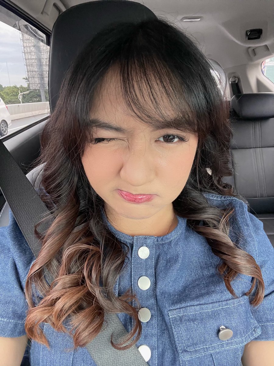 Zoey 🌧️ tweet media