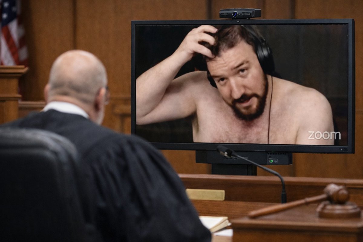 pubsubfan1's tweet photo. Did Crazy Craig of Laurinburg/Laurel Hill REALLY attend his Zoom court appearance without a shirt?!  😮😮 WHAT A LOSER! #fubj https://t.co/4XQekOqcfJ