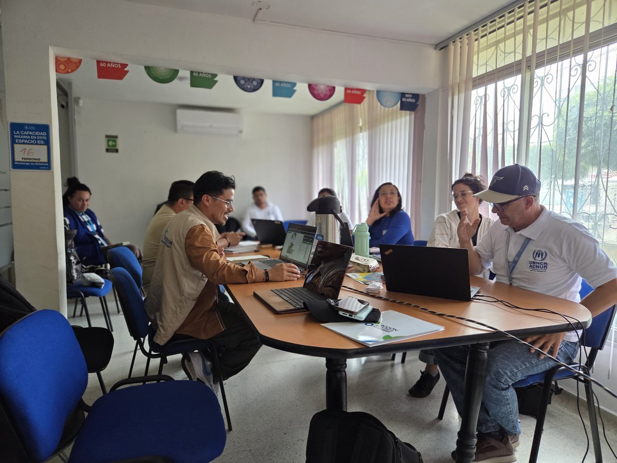 XicoSieber's tweet photo. 📍Córdoba 🇨🇴
@ACNURColombia lidera Equipo Local de Coordinación #ELC de actores humanitarios, participando del PMU y apoyando autoridades de 🇨🇴 para respuestas en alojamiento, salud, agua, saneamiento, alimentación, acceso a derechos, educación y recuperación temprana. https://t.co/XnfxmB9Hkz
