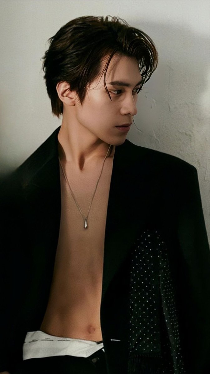 bro was born in a wrong era, if he was born before 90s era, i believe he will be appearing on countless hongkong movie and be a legend of boy crush now