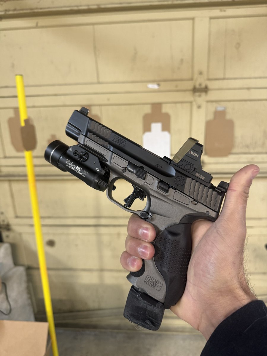 Reno May tweet media