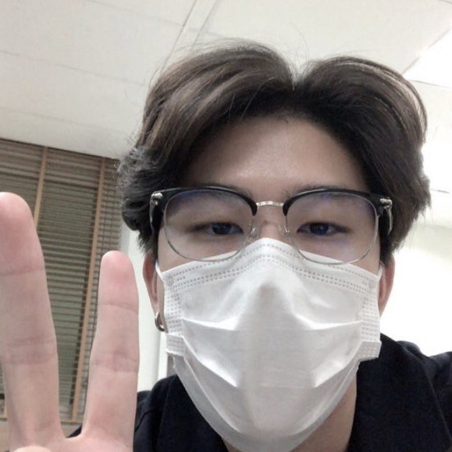 kh1ovele's tweet photo. i ♥️ 
nerds https://t.co/Mt3axMsMTs