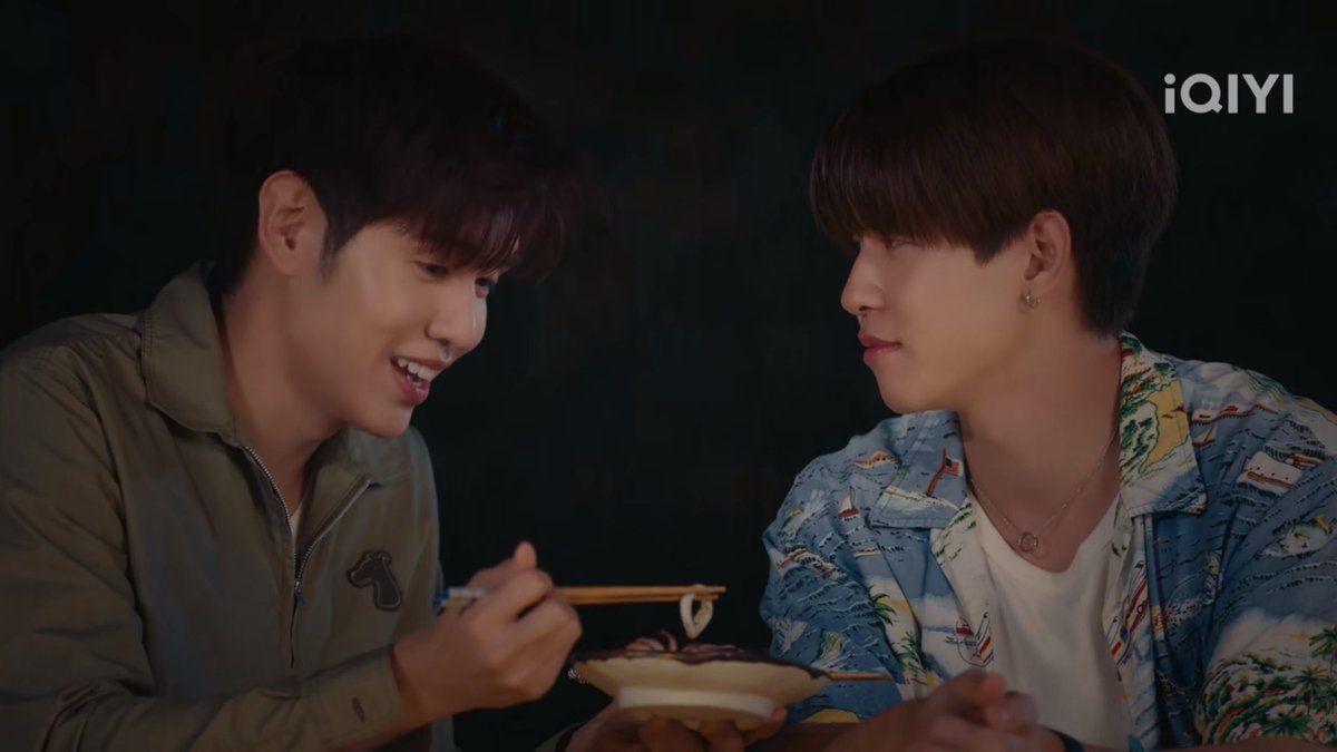 เห็นเค้าป้อนกัน ดินเนอร์กัน
ทางเราอิ่มใจมากอะ หนูโสดได้ผู้ชายต้องรักกัน
RELOVED THE SERIES OTHERWISE US
#RELOVED_OtherwiseUS