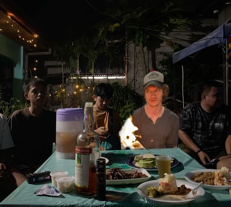 ryalantic's tweet photo. pibirthday paps labyu 🔥 sagot mo na dalwang kaha ah https://t.co/XMRiyGwZco