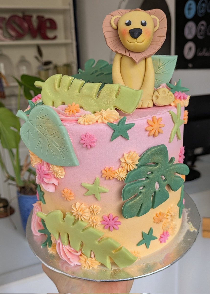 Claire Elizabeth Creates tweet media