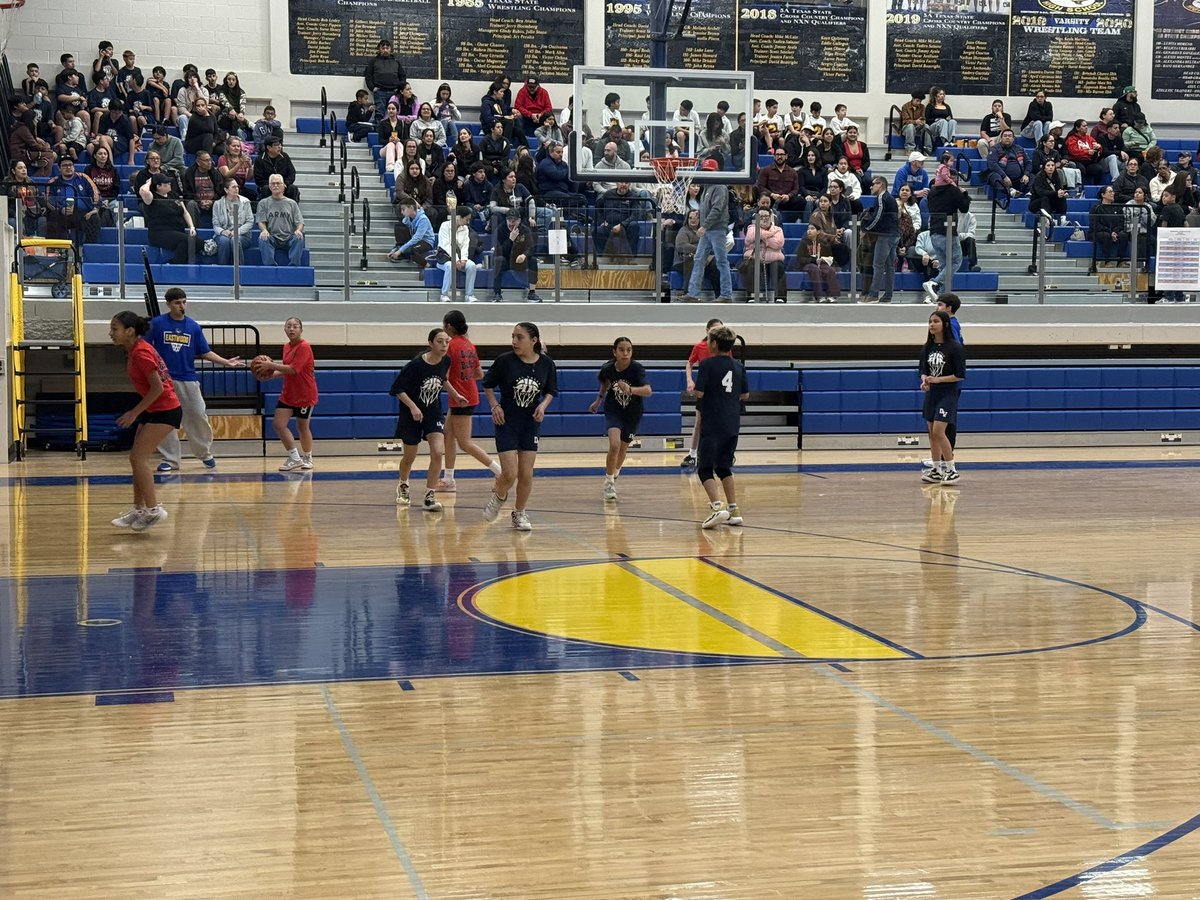 EastwoodBasket1's tweet photo. Great day hosting @YISDAthletics1 Basketball Intramurals. Our boys doing an amazing job officiating @YsletaISD student/athletes. #teamiseverything @Ray_Marshl @CoachJaimeE_Hdz https://t.co/b3y8N3BUez