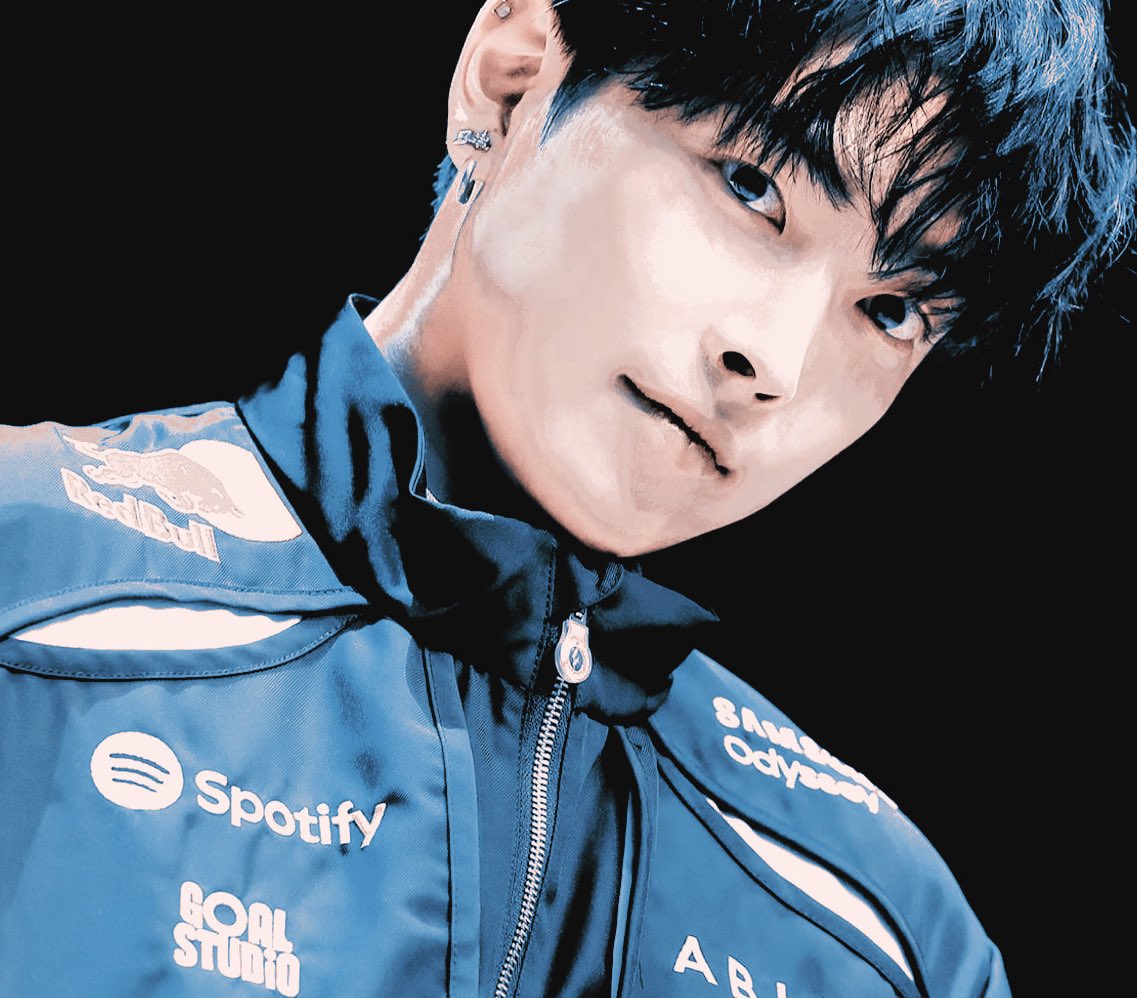 ⁫ ⁫ ⁫ ₜₕₑ ⁫ ⁫ ☾𖦹𝚂͜͡𝙼✹𝖘 ⁫ ⁫ 𝒷ᵒ𝑦.⁫ ⁫ ⁫ tweet media