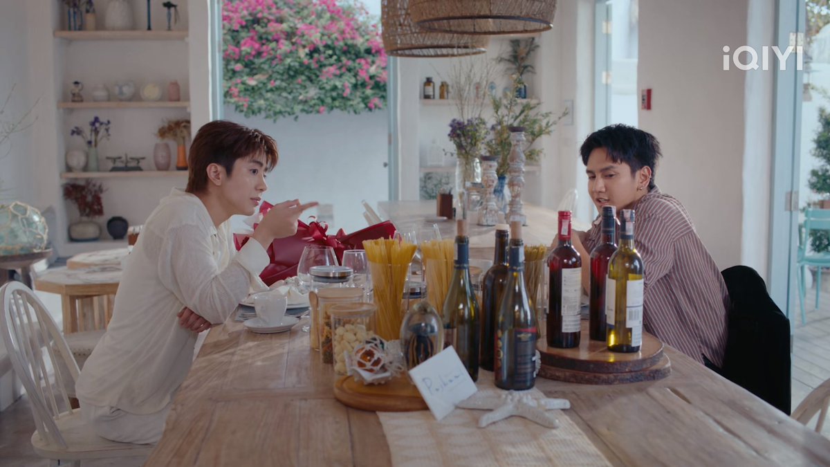 คุณดลดูตั้งใจสอนนะ แต่คนเรียนน้านนน 555 

RELOVED THE SERIES OTHERWISE US
#RELOVED_OtherwiseUS