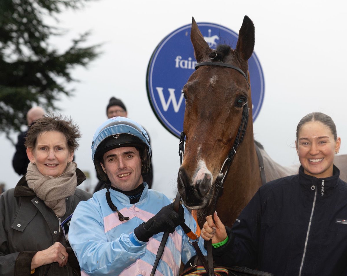 Fairyhouse's tweet photo. Rokathir 🥇

Is the winner of the Group Discounts on Easter Festival General Admission Rated Novice Chase! 

Jockey - @DarraghOKeeffe8 
Trainer - @HenrydeBromhead https://t.co/OzxQm8YPLH
