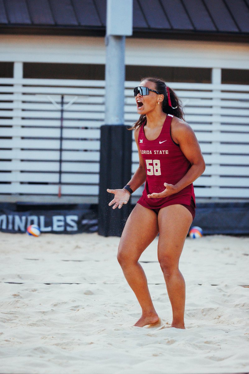 FSU_BeachVB's tweet photo. Jordan makes a perfect side court drop to make it 18-10 on Court 1 in Set 2⭐️

#OneTribe | #GoNoles https://t.co/v0fuRtFPNt