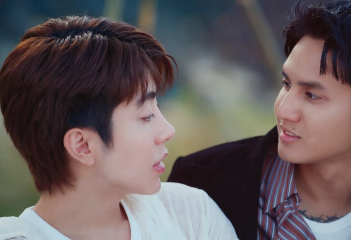 จังหวะขอเล่นตัวหน่อย ๆ รอคนมาง้ออยู่นะเตง รีบมาเลยให้ไวงี้ 5555 

RELOVED THE SERIES OTHERWISE US
#RELOVED_OtherwiseUS