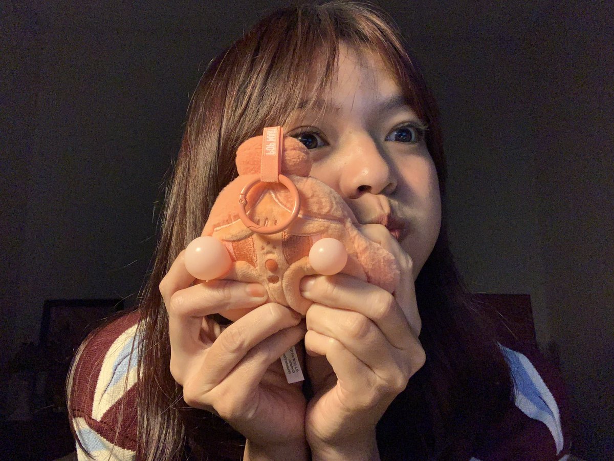 arzyaleaa's tweet photo. Selfie dlm seminggu, bisa berubah2 gini ya bentuknya https://t.co/vdVq4k05ql