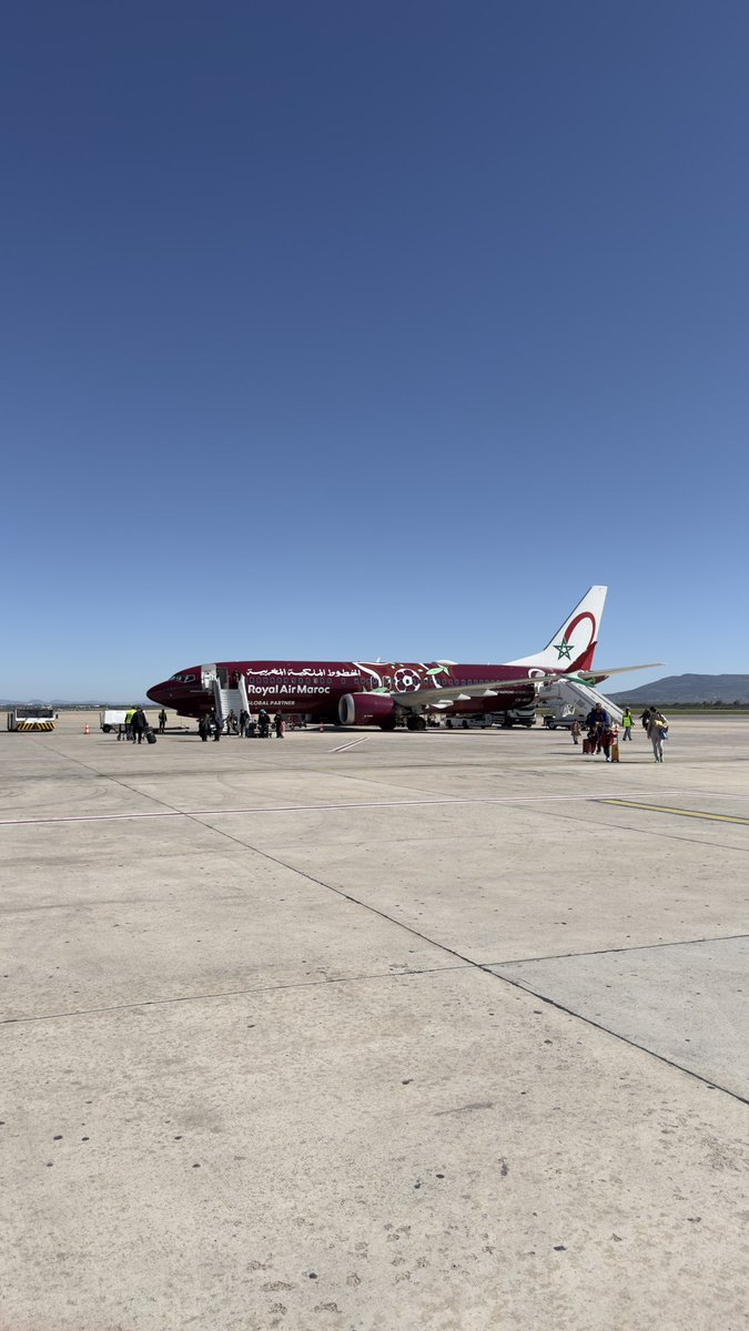 ysn_h's tweet photo. لارام ترجلو شنو هاد المهزلة، طيارة شابعة غمل، والثمن قطر ايروايز.
#royalairmaroc #ram https://t.co/879L6IhFlv