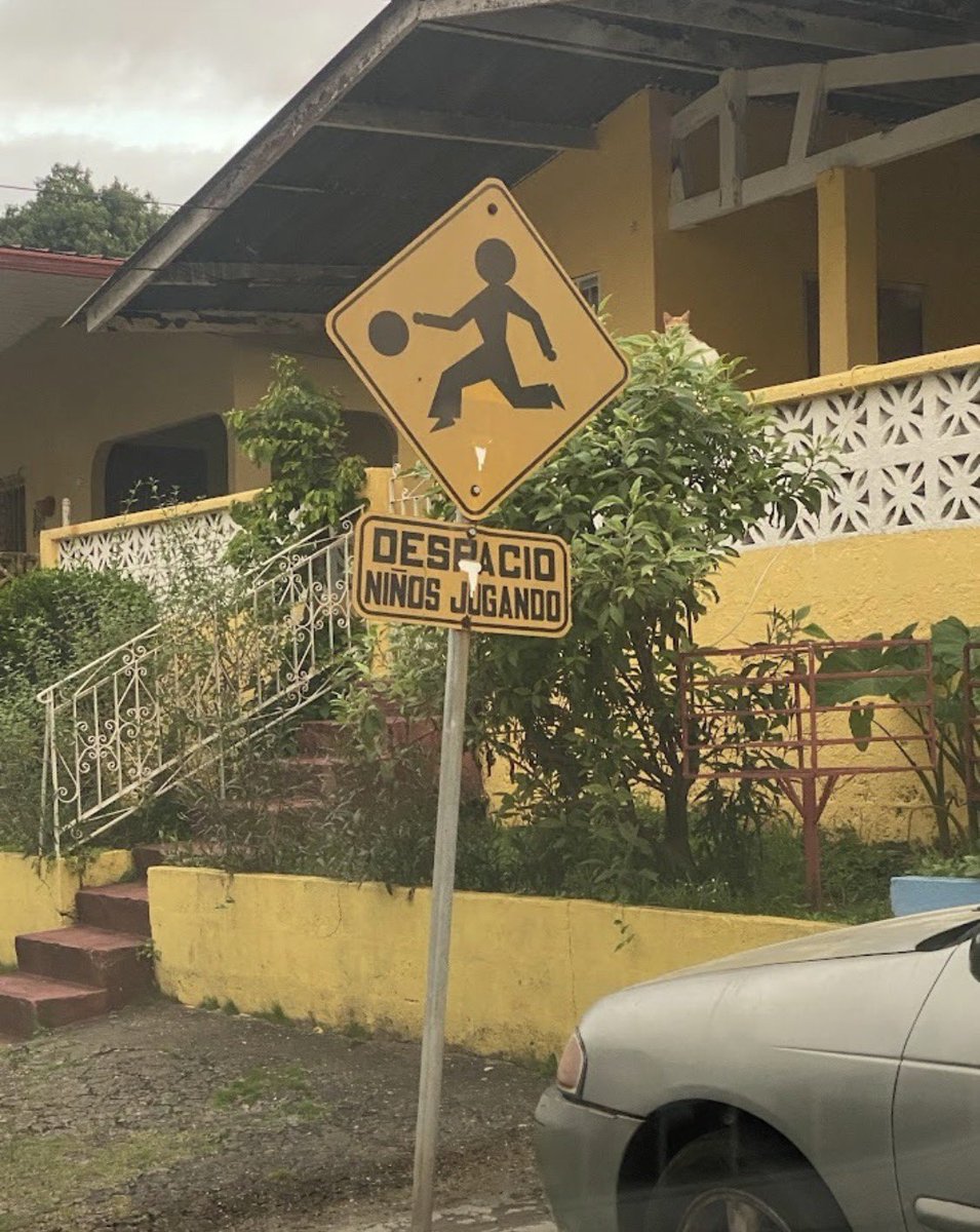 OsirisGratacos's tweet photo. Niños jugando.
La señal y la dinámica que está en peligro de extinción.
La ciudad de los niños #tonucci
#smartcities #strongcities #niñosjugando #ciudaddelosniños https://t.co/bEuTNCKr4a