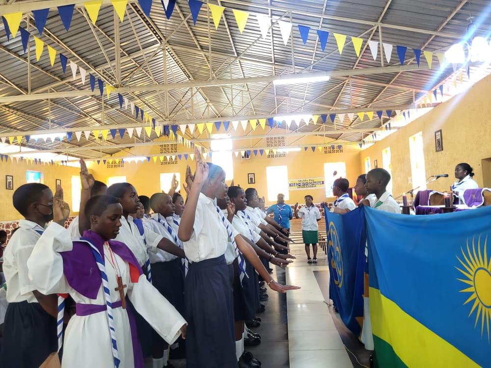 guidesrwanda's tweet photo. A day of commitment and sisterhood!
In Ngororero District, 101 Girl Guides from C.S Muramba A, G.S Muramba B, and CIC Muramba took their promises today during as part of #GuidingWeek. they took their promises to serve and lead. @wagggsworld #worldthinkingday #ourfriendship https://t.co/pbxp2zW9zB